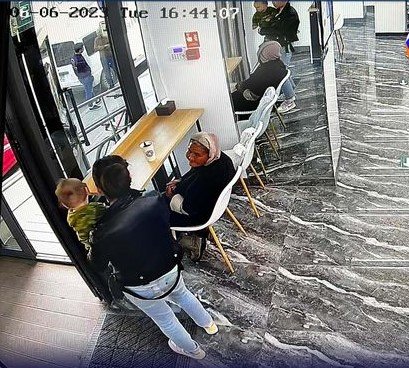 GS25 дэлгүүрт хүүхдээ орхисон эмэгтэйг олжээ